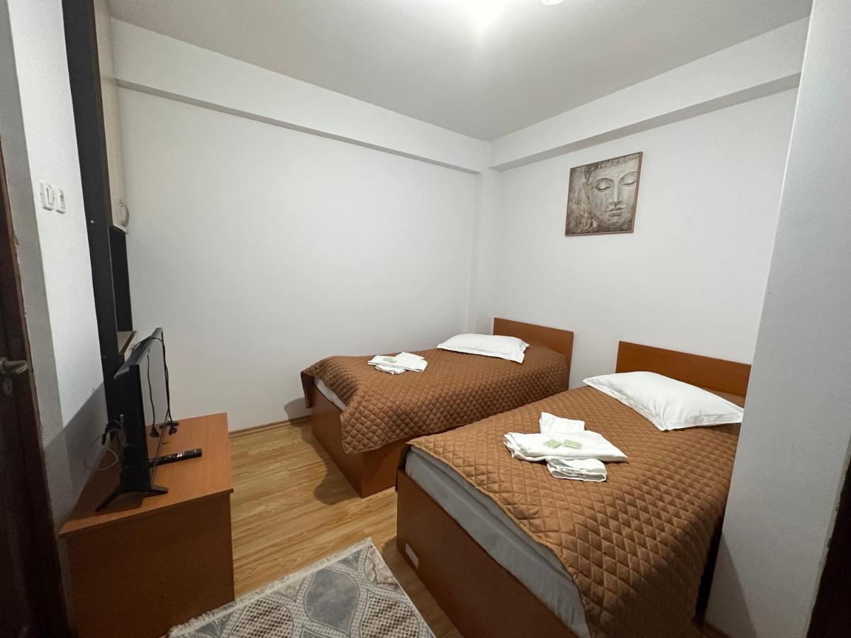 Casa Rustic Cazare Pitesti Exterior photo