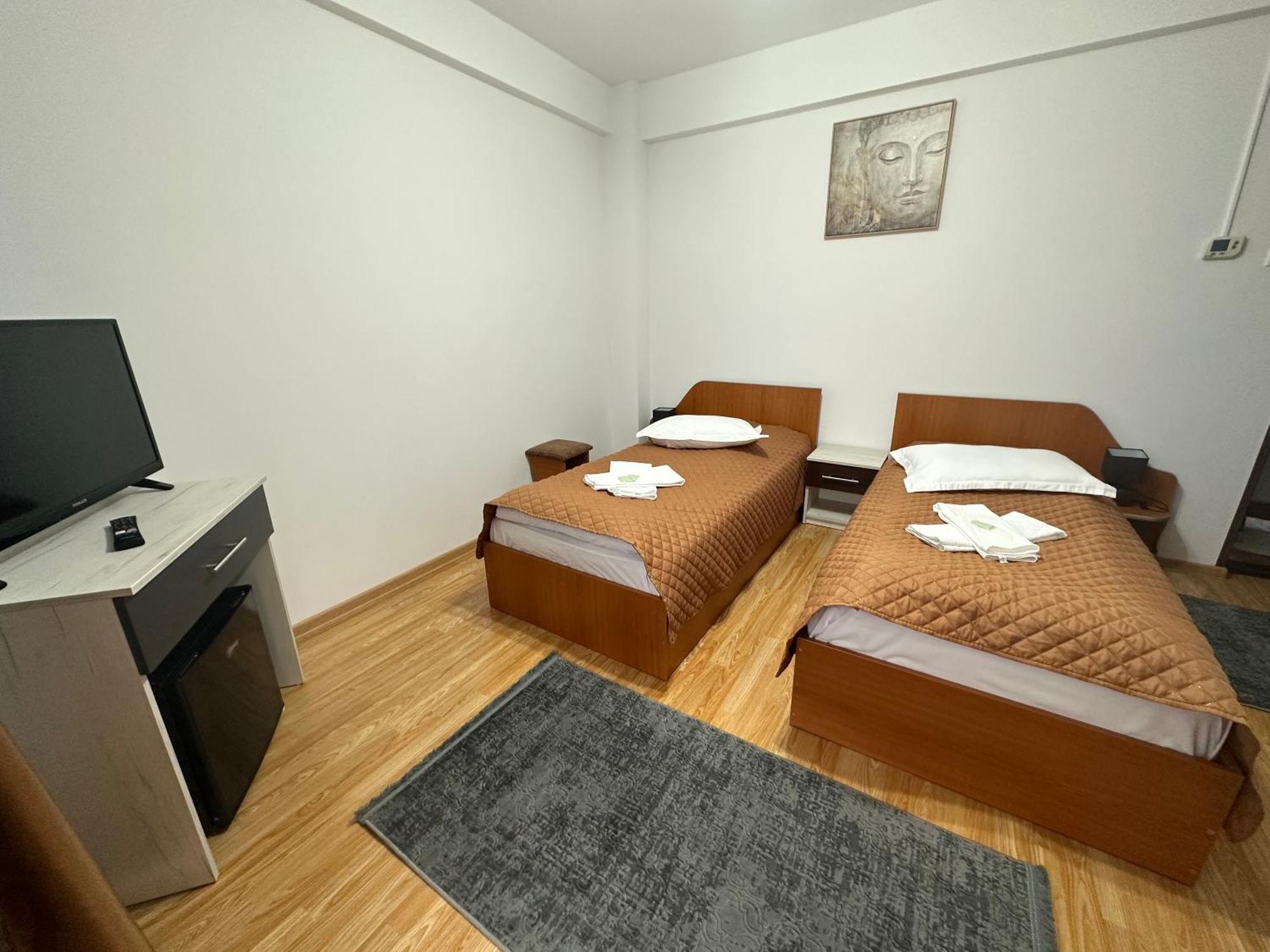 Casa Rustic Cazare Pitesti Exterior photo
