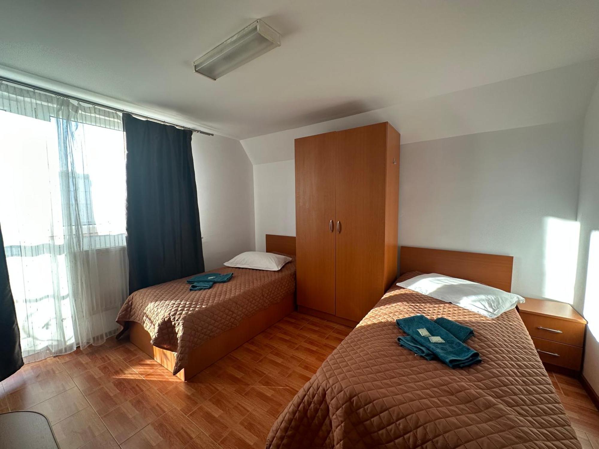 Casa Rustic Cazare Pitesti Exterior photo