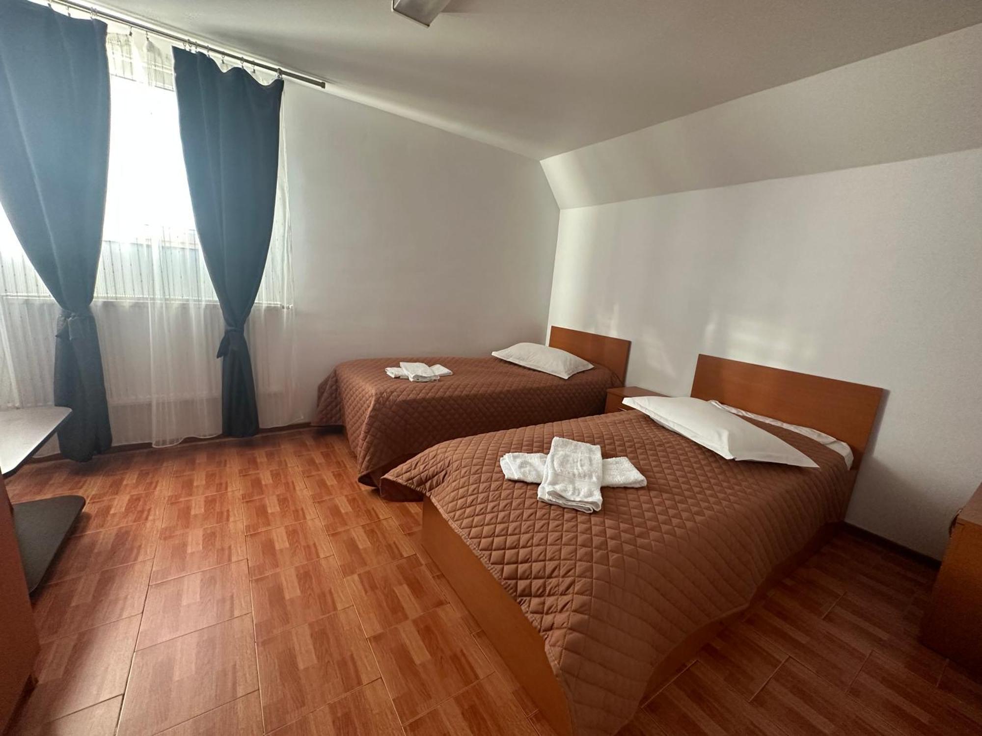 Casa Rustic Cazare Pitesti Exterior photo